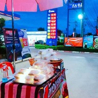 ร้านข้าวกล่องหน้าปั้มปตท.พระลับ เจ้าแรก