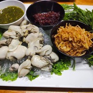 เมนูของร้าน ครัวแม่ฉะม๊อย สาขา 2 อินดี้กัลปพฤกษ์