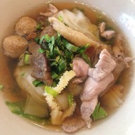 ร้านก๋วยเตี๋ยวเนื้อคุณย่า สูตร50ปี เพชรเกษม 22/1