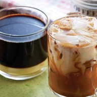 คาเฟ่ลุงหนวด