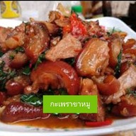 พรรณีข้าวมันไก่-ข้าวขาหมู