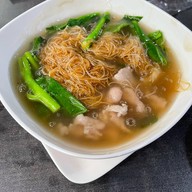 เส้นหมี่ราดหน้า