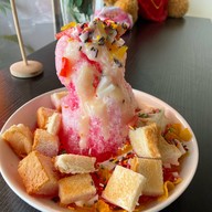 อาหารและกาแฟสด -กระดกBg cafe ศรีราชา