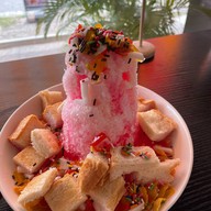 อาหารและกาแฟสด -กระดกBg cafe ศรีราชา