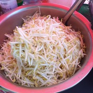 หอยทอด ฮาลาล ตลาดถนนคนเดินหน้าโรงเรียนเชิงทะเล