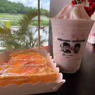 อาหารและกาแฟสด -กระดกBg cafe ศรีราชา