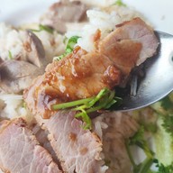 ข้าวมันไก่ลมหวล ตลาด (ถนนพระทรง)