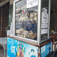 ข้าวมันไก่ลมหวล ตลาด (ถนนพระทรง)