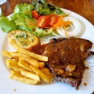 Sansai steakhouse (สันทรายสเต็กเฮาส์)