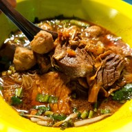 เมนูของร้าน เกี๋ยวเตี๋ยวเรือ จอยอยุธยา