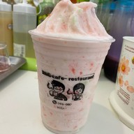 อาหารและกาแฟสด -กระดกBg cafe ศรีราชา