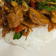 นายปุ้มกะเพราป่า