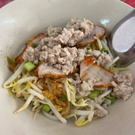เมนูของร้าน ก๋วยเตี๋ยวลุงเหลา