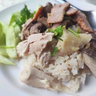 ข้าวมันไก่ลมหวล ตลาด (ถนนพระทรง)