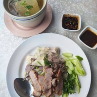 ข้าวมันไก่ลมหวล ตลาด (ถนนพระทรง)