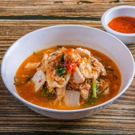 ติดใจ กะเพราตามสั่ง รันเวย์ มาเก็ต