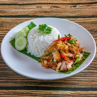 ติดใจ กะเพราตามสั่ง รันเวย์ มาเก็ต