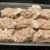 เมนูของร้าน เกี๊ยวบางทรายในตำนาน