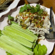 ร่มไม้ ริมนา ลาดหลุมแก้ว