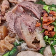 สุน เจ้าเก่า 牛肉面 สาขาโคราช