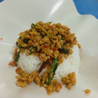 นายปุ้มกะเพราป่า