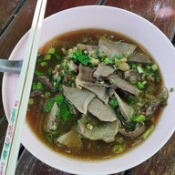 เมนูของร้าน ก๋วยเตี๋ยวเฮียตี๋น้อย เนินมะกอก