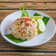 ติดใจ กะเพราตามสั่ง รันเวย์ มาเก็ต