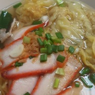 ขัาวขาหมู..ก๋วยเตี๋ยวหมู..นายลิ้ม สุขุมวิท38 เจ้าเก่า