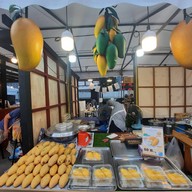 ข้าวเหนียวมะม่วง ป้าวิ หมู่บ้านเสรี สุขุมวิท77 สาขา1