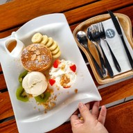 เมนูของร้าน On The River Cafe’