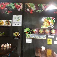 กินผัก  Kinphak  (Cmu Vegan) กินผัก สันติธรรม