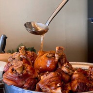 ร้านขาหมู by เติบโต. ข้างธนาคารออมสิน นครพนม