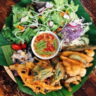 กินผัก  Kinphak  (Cmu Vegan) กินผัก สันติธรรม