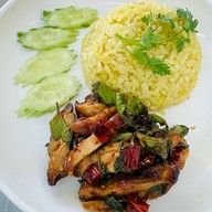 จินชูข้าวมันไก่ สาขาตรัง