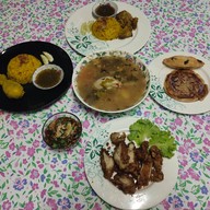 เมนูของร้าน อาหารตามสั่งอิสลาม ข้าวหมกไก่ย่างบังฟารุก ฮาลาล ร้านอาหารอิสลาม 曼谷“邦发禄烤鸡”清真餐厅 热烈欢迎所有穆斯林游客 นวมินทร์ 86