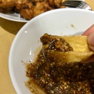 เมนูของร้าน ตือคาโค โบตั๋น (กิมหงษ์) ถั่วทอด เต้าหู้ทอด ผักกาดทอด
