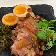 ขาหมูกระทะทอง(ต้มถั่ว)  อ่อนนุช