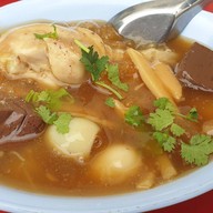 เมนูของร้าน กะเพาะปลาวัดประยูร