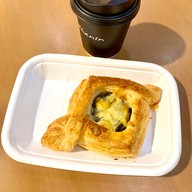 Inthanin Coffee อาคารจอกรถ รพธ (Franchise