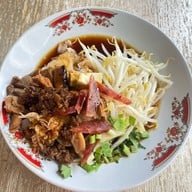 เมนูของร้าน ก๋วยเตี๋ยวหลอดเจ๊ใหญ่