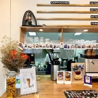 Little SiS Sweet Art Cafe เมืองทองธานี