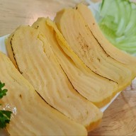 มาโกโตะ ซูชิ อาหารญี่ปุ่นและหมูกรอบ