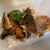 ข้าวปลาแกะ ครัวบ้านแจ๋วและตามสั่ง