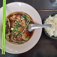 เมนูของร้าน โกดัง47เนื้อตุ๋น หมูตุ๋น ข้าวหมกไก่