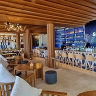 บรรยากาศ Blue Surf Cafe