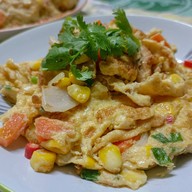 ข้าวไข่เจียวเครื่องแซ่บ&กะเพรา