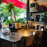 Three Little Birds Cafe on Lonely Avenue