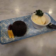 Food or drink of So Rich The Bistro