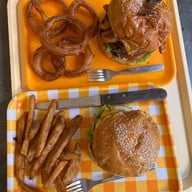 Homeless Burger Suthep