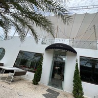 Box Bar Cafe & Dining